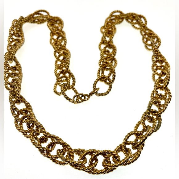 Vintage Jewelry - Vintage Stunning Gold Tone Large Textured Linked Necklace